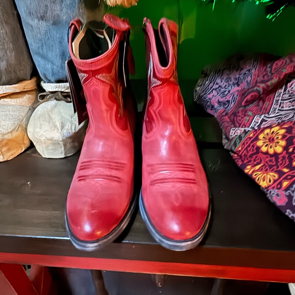 Short, red cowboy boots - Picture 2 of 6